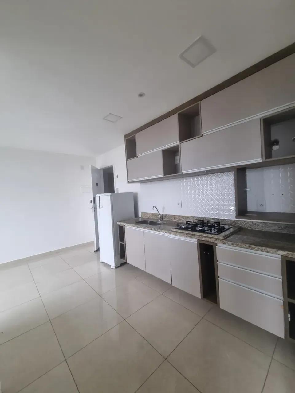 Apartamento mobiliado de 1 quarto com cozinha integrada — photo 2