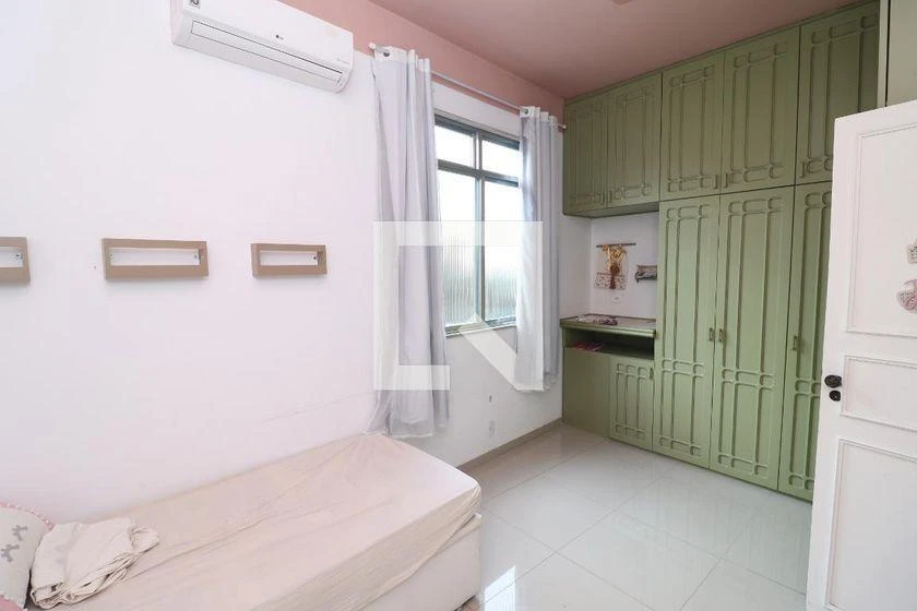 Home office in a 10-bedroom house, 747 m² — photo 26