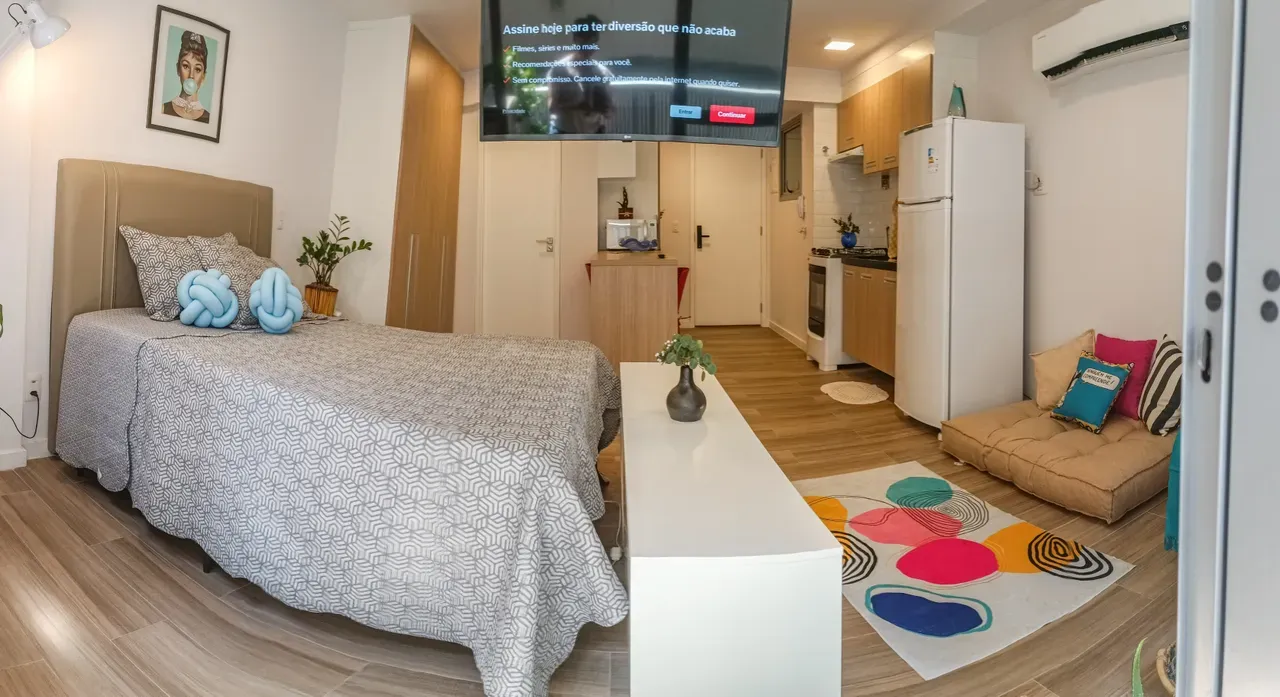 Furnished 1-bedroom apartment with open-plan kitchen — photo 8