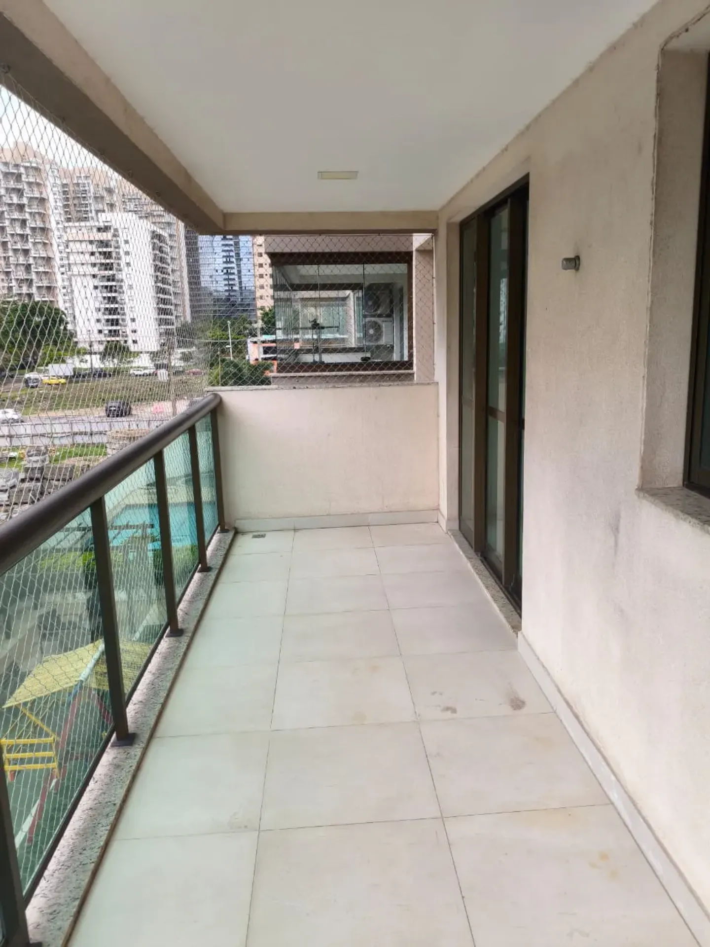 2-bedroom apartment in a building with a gym — photo 20