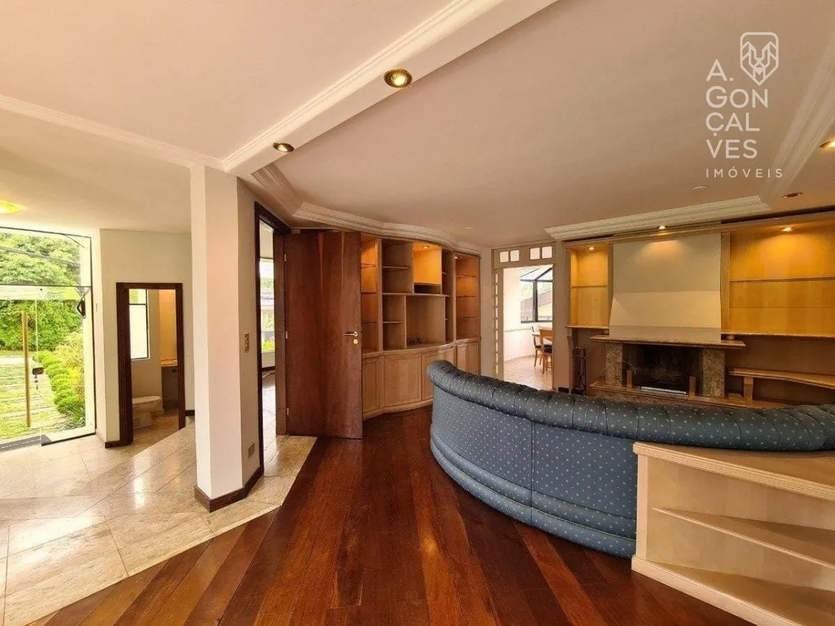 Furnished house with 3 bedrooms, 1000 m² and 4 parking spots — photo 2