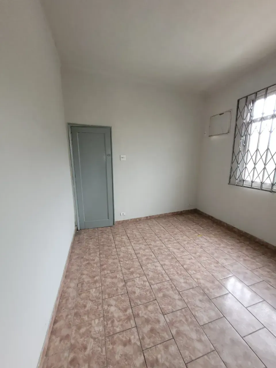 Apartamento de 1 dormitorio con 42 m² y cocina separada — photo 4