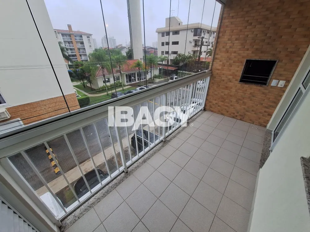 Apartamento de 2 dormitorios con balcón cerrado — photo 7