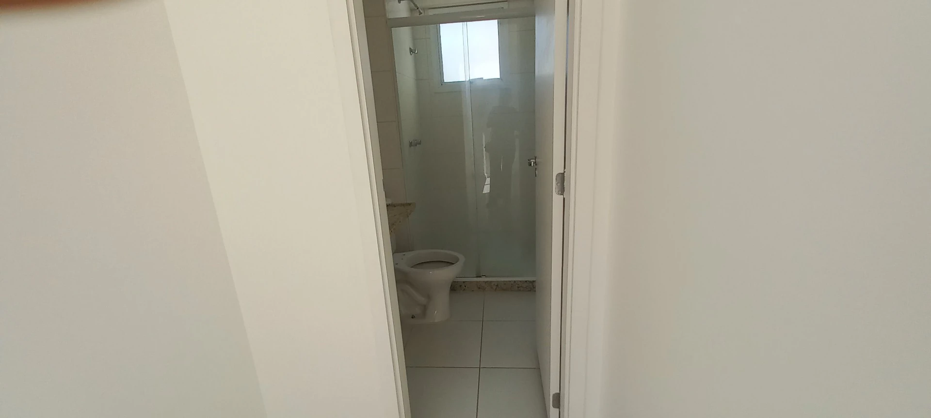 Apartment with 3 en-suites and 4 bathrooms — photo 13