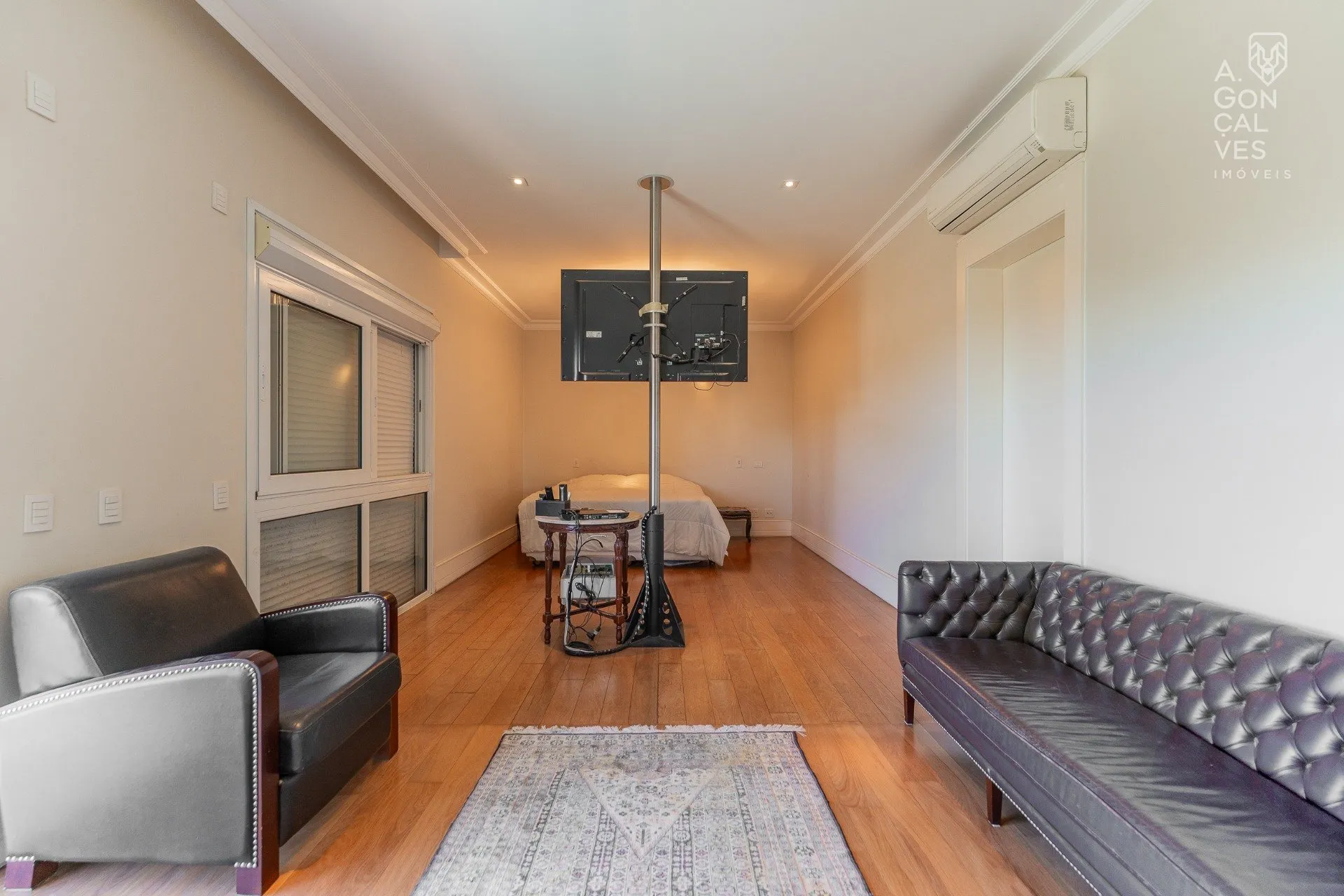 Furnished house with 5 bedrooms and 5 bathrooms — photo 28
