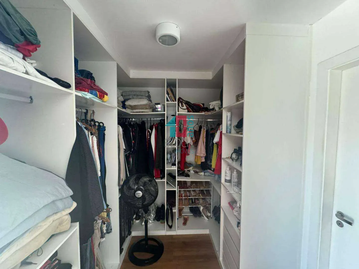 Furnished house with 5 bedrooms and 9 total bathrooms — photo 35