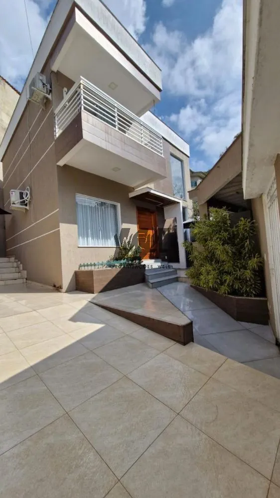 House with 3 bedrooms and an open-plan gas kitchen — photo 2