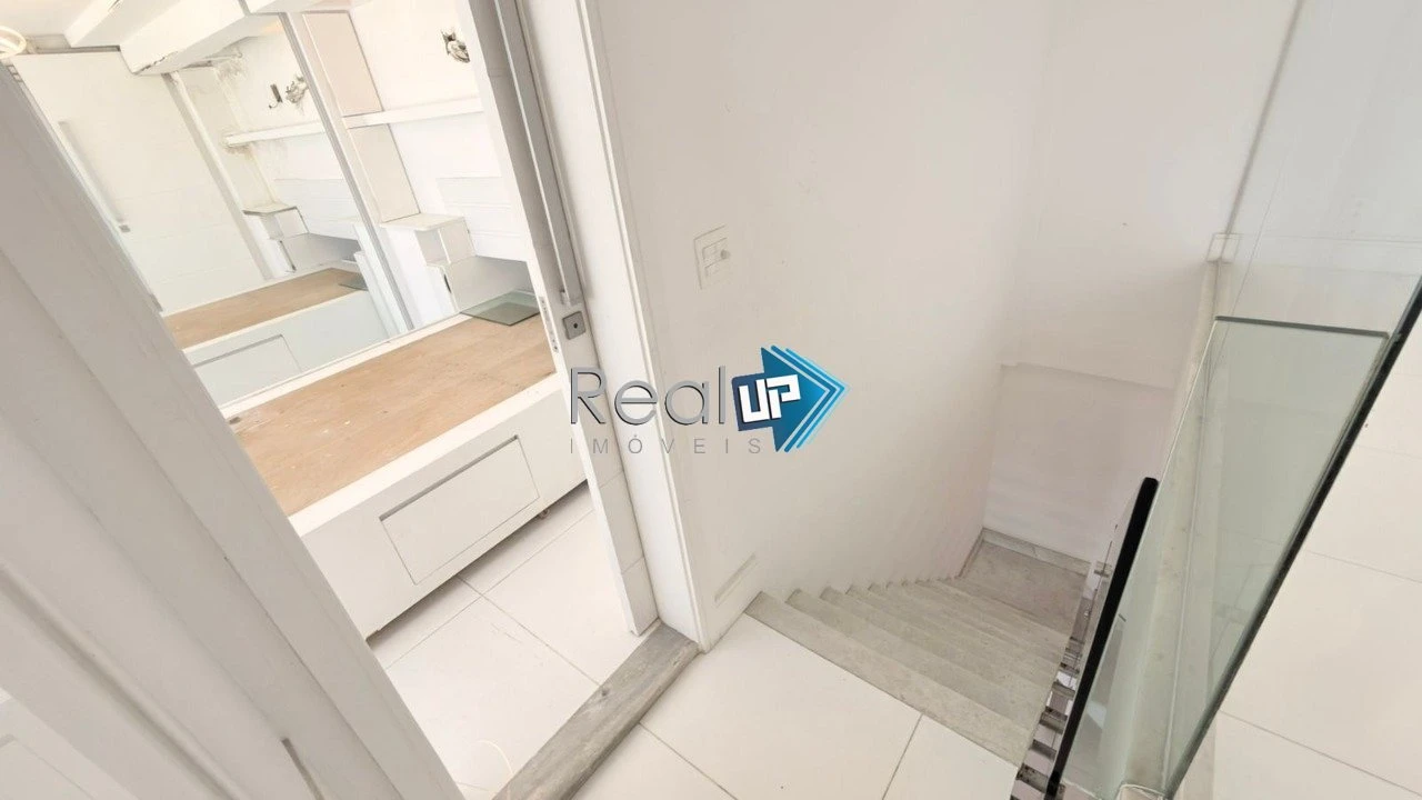 Rooftop apartment with balcony and 4 bedrooms, 5 baths — photo 24