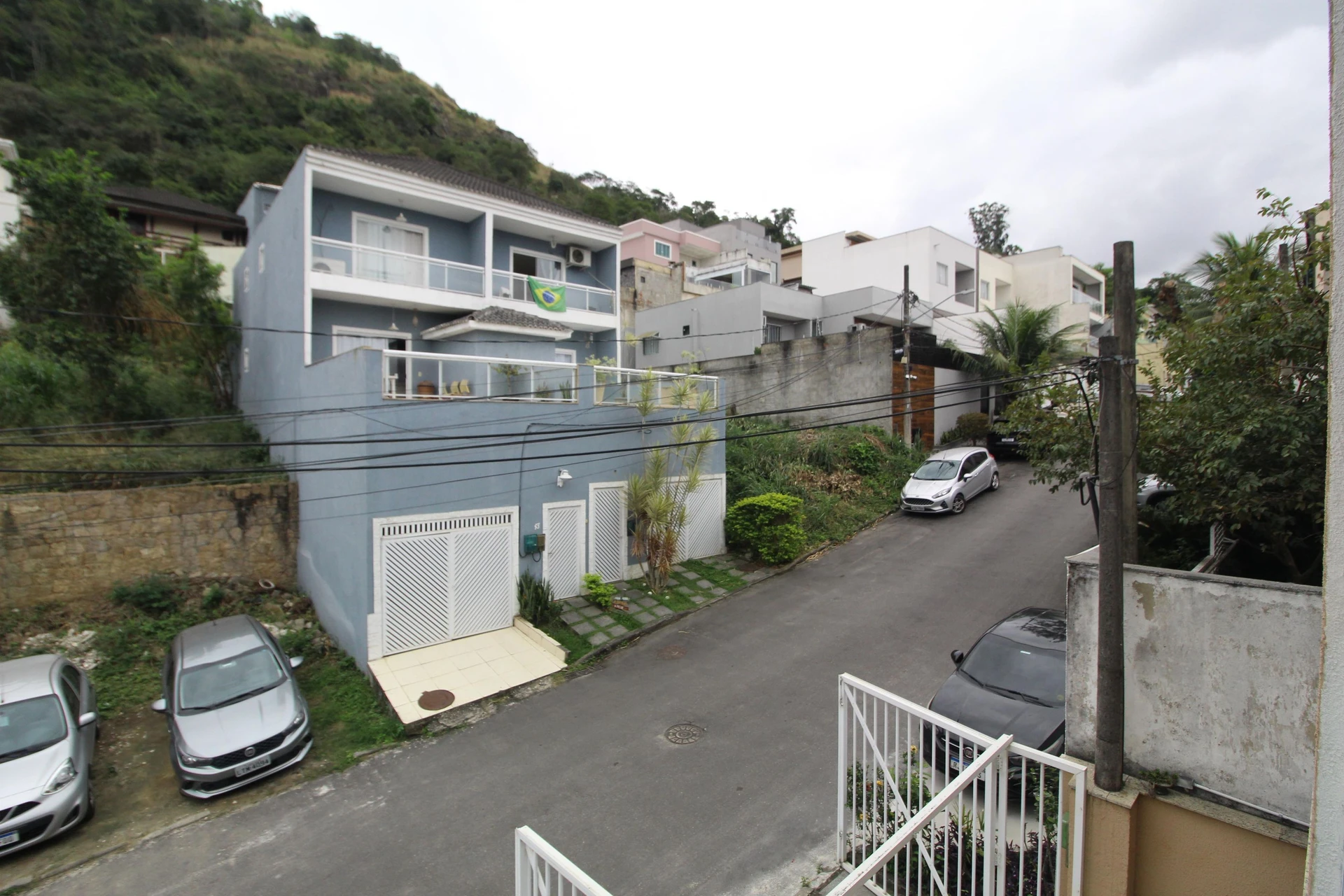 Rental apartment with 3 en-suite bedrooms and balcony — photo 19