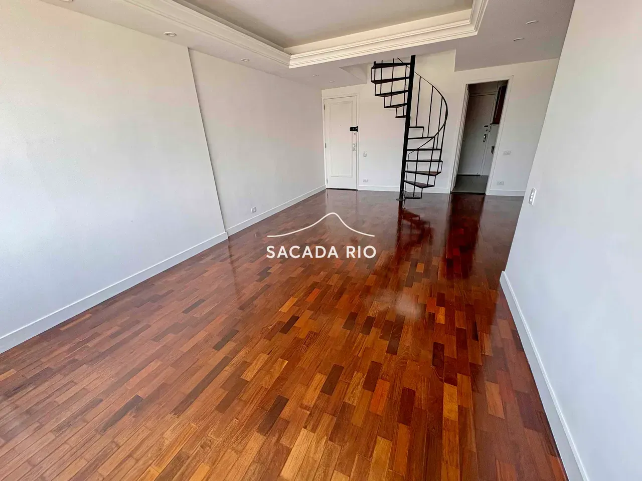 Floor-to-ceiling windows in a 3-bedroom apartment, 200 m² — photo 16