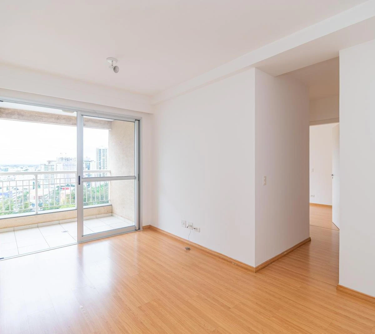 2-bedroom apartment with a washing machine in Curitiba