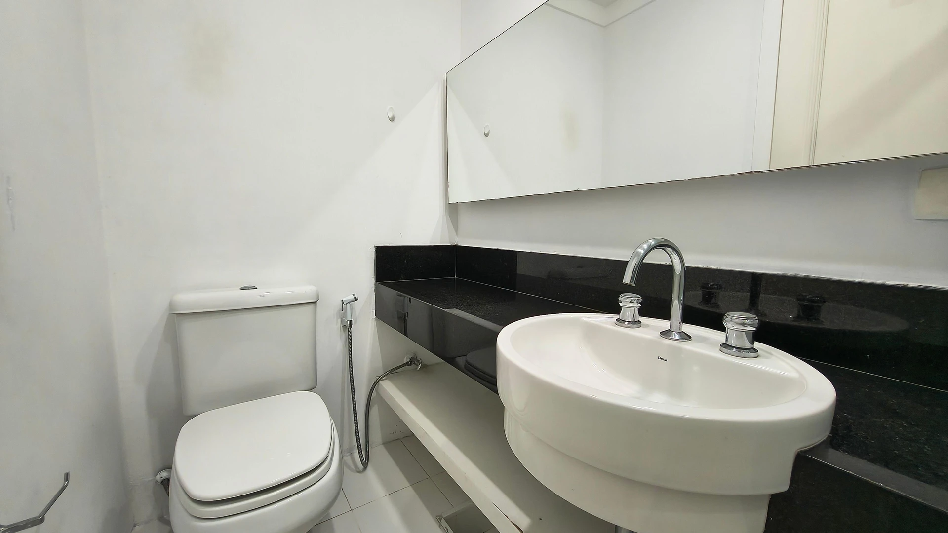 Apartment, 98 m², with a glass-enclosed balcony — photo 30
