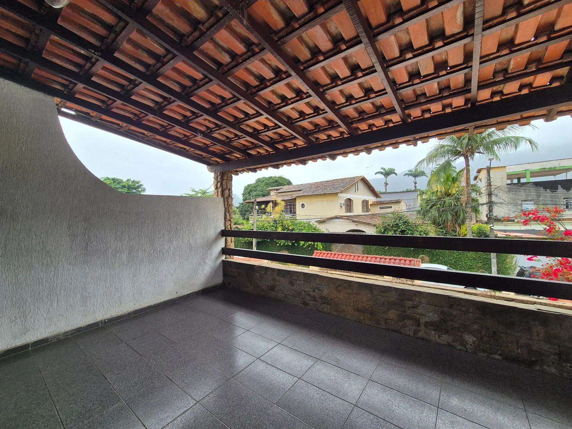 Casa em condomínio com 3 suítes e churrasqueira na varanda — photo 48