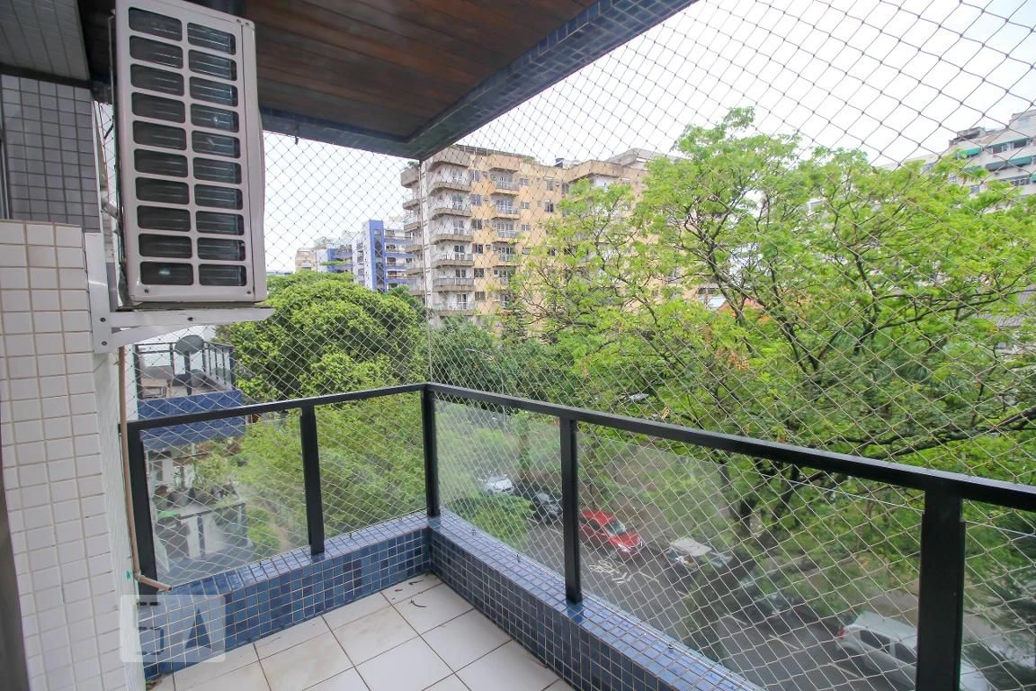3-bedroom apartment with a glass-enclosed balcony — photo 6