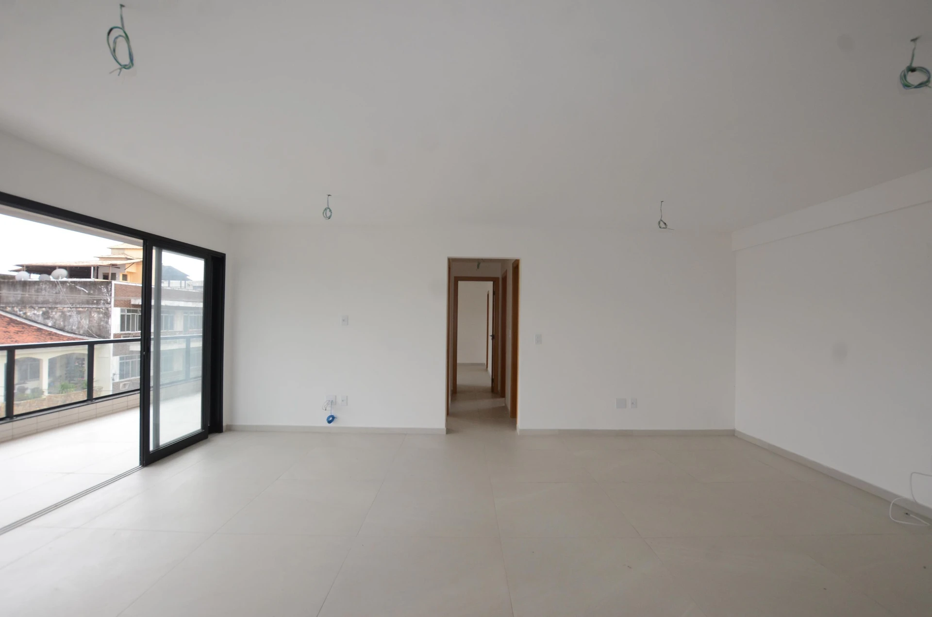 2-bedroom apartment with a mountain view in Rio de Janeiro — photo 17