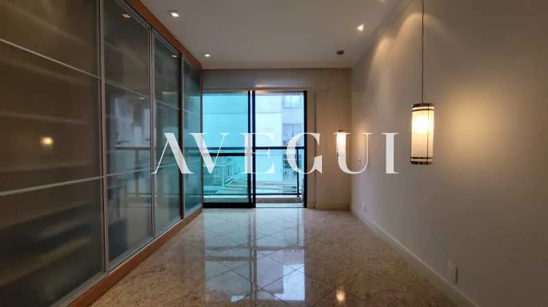 165 m² apartment with 3 bedrooms, 5 baths, and balcony — photo 23