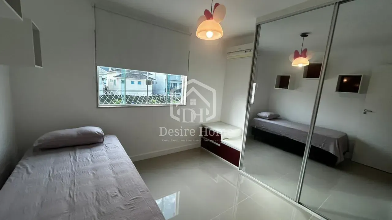 House with 4 bedrooms and an open-plan kitchen — photo 10