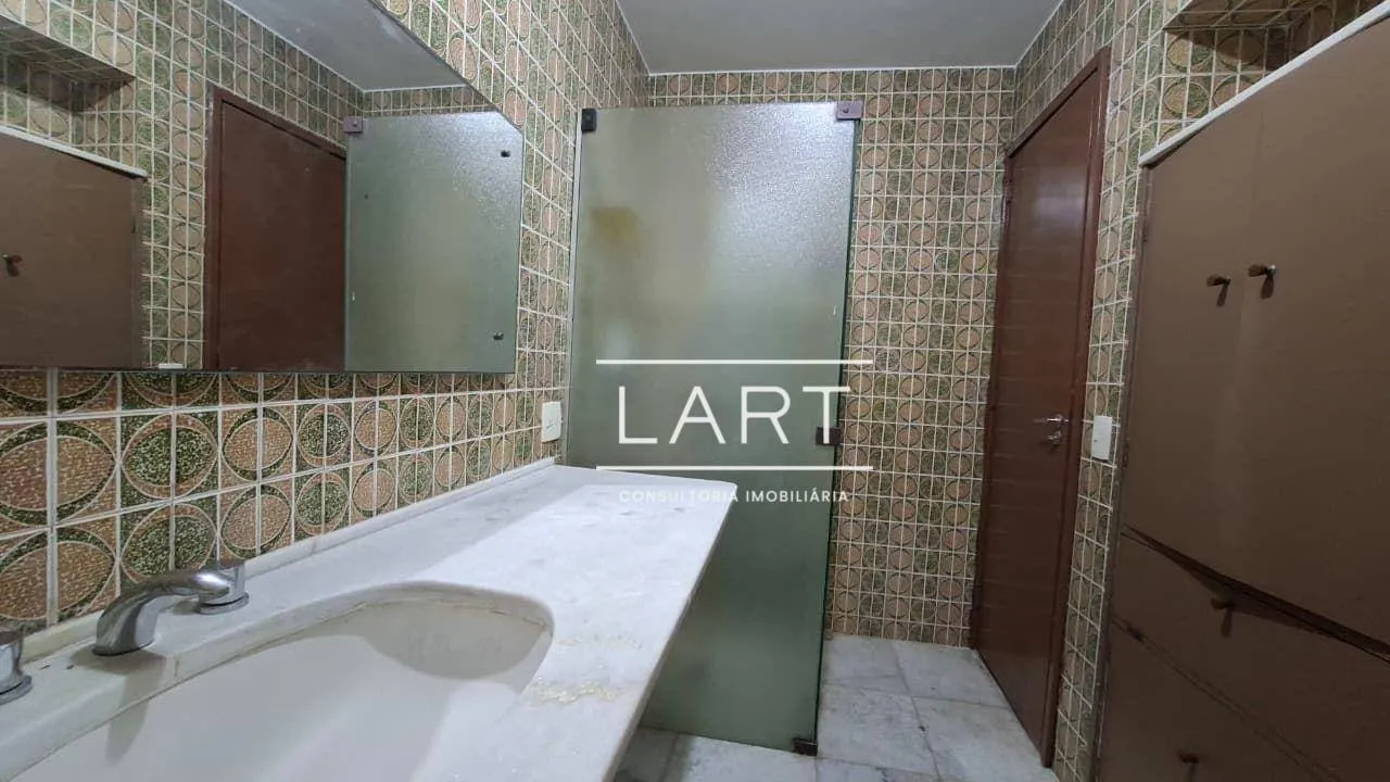 Rental apartment with 4 bedrooms and 280 m² — photo 26