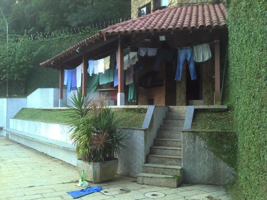 House with 5 en-suite bedrooms and 8 bathrooms — photo 16