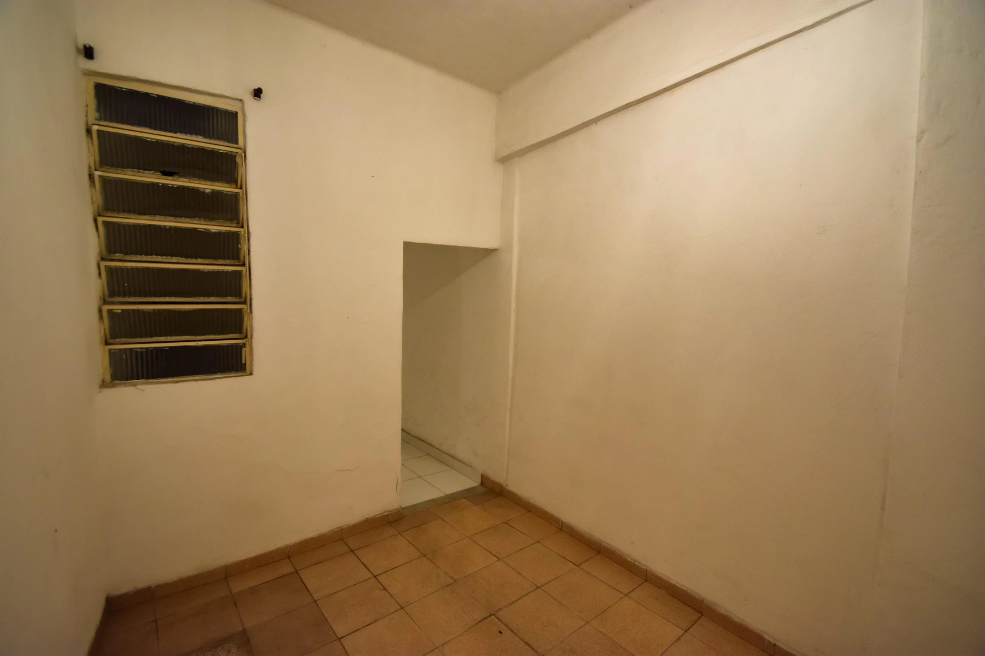 Unfurnished studio with no parking and 1 bedroom — photo 19