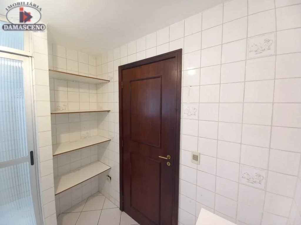 Квартира 70 м² з робочим місцем та балконом із грилем — photo 24