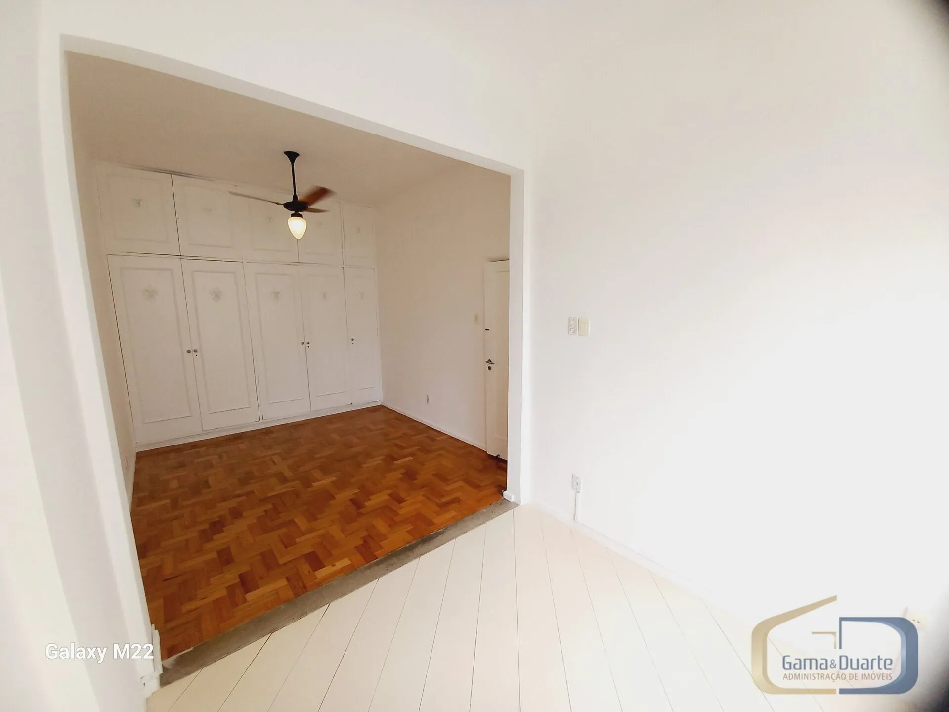 Apartment, 79 m², with wood or laminate floors — photo 4