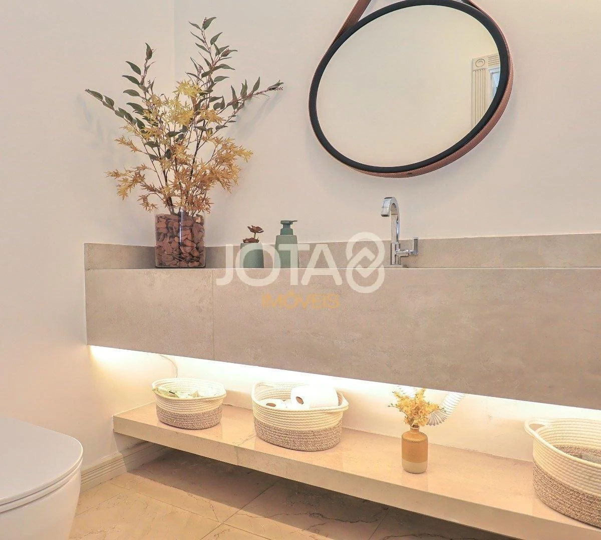 House with 5 suites, 8 baths and 6 parking spaces — photo 14