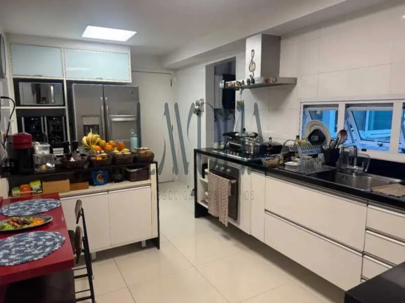 Apartamento mobiliado com 4 quartos e 5 banheiros — photo 15