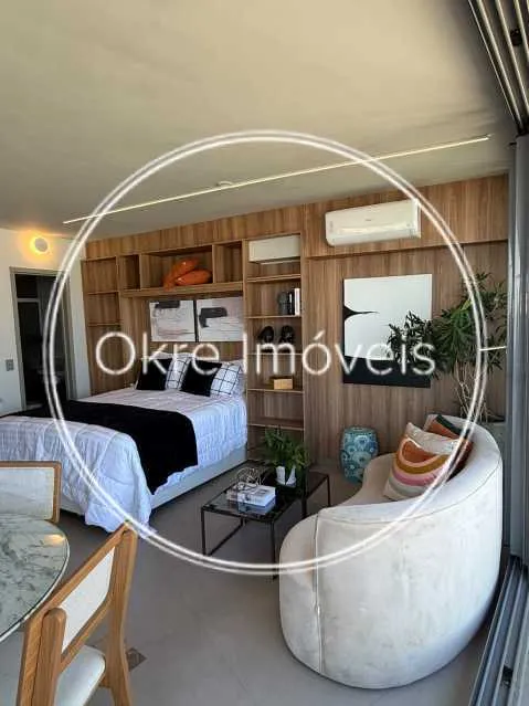 1-bedroom apartment with a glass-enclosed balcony — photo 3