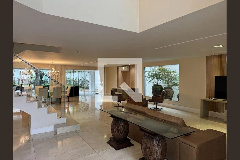 5 quartos e banheira: casa de 1000 m² — photo 9