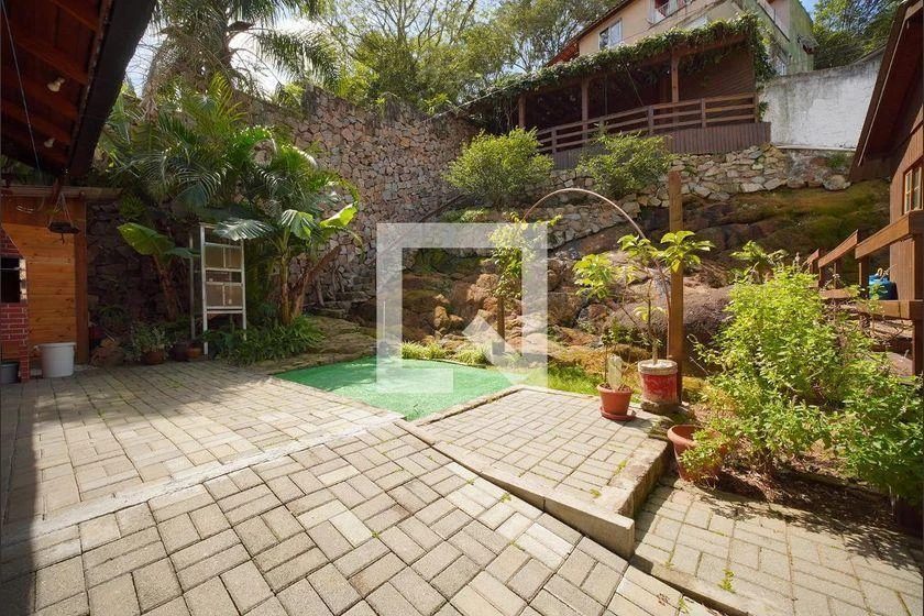 Rental house with 2 bedrooms, 425 m² and a balcony — photo 16