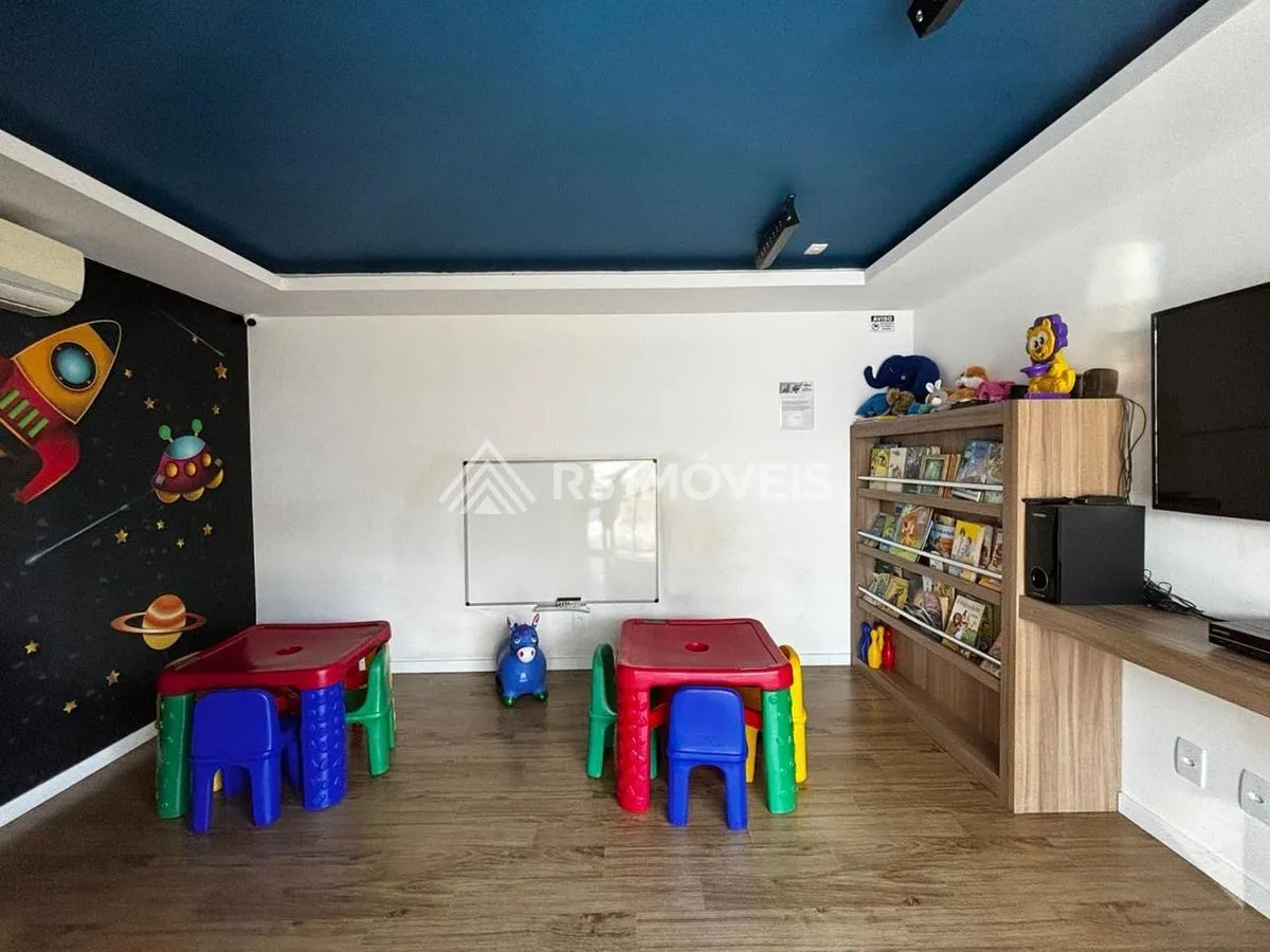 Floor-to-ceiling windows in a 3-bedroom apartment, 160 m² — photo 34