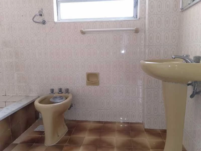 Unfurnished apartment with 3 bedrooms and 2 bathrooms — photo 13