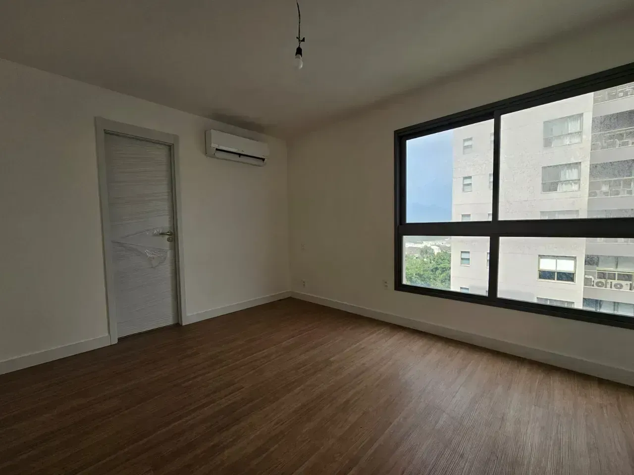Apartamento de 199 m² com 4 quartos e 5 banheiros — photo 4