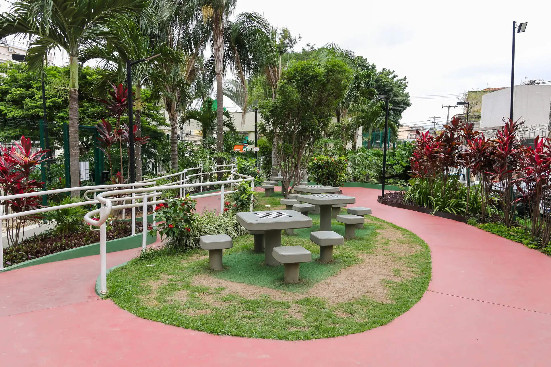 2-bedroom apartment with a park view in Rio de Janeiro — photo 13