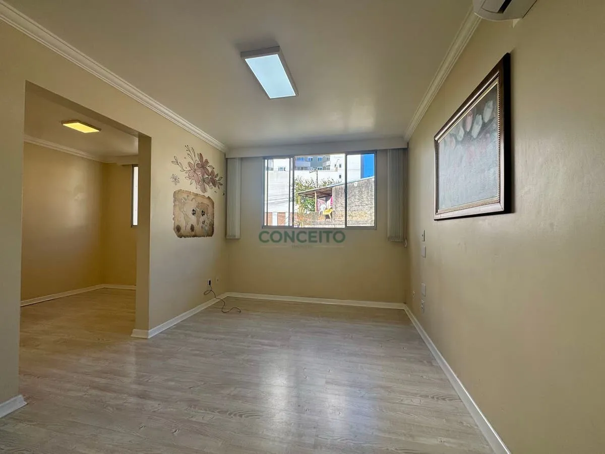 2-bedroom apartment in a building with a gym — photo 8