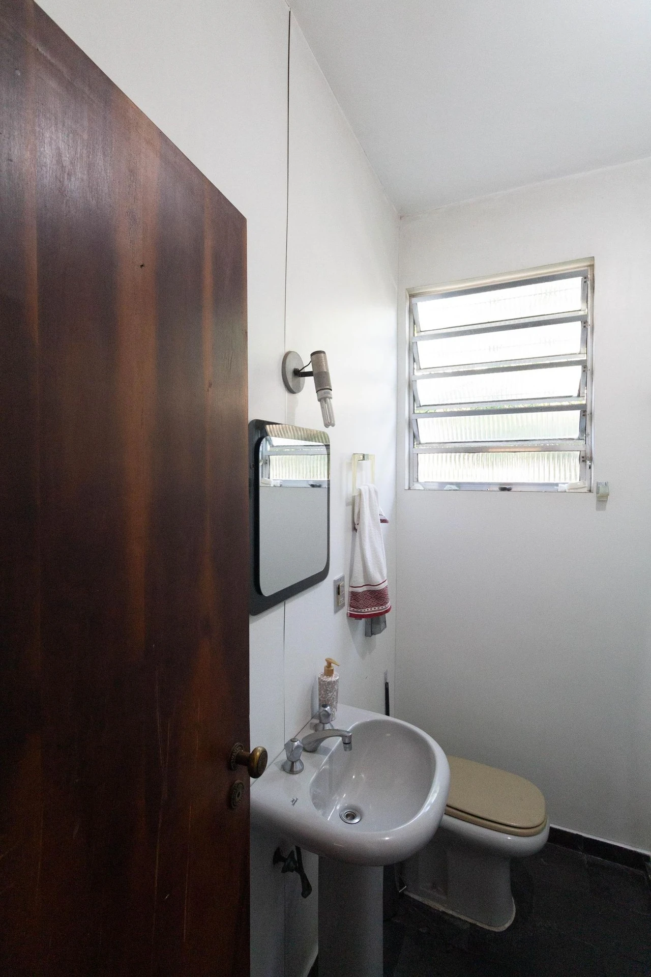 7-bedroom house with a jacuzzi — photo 132