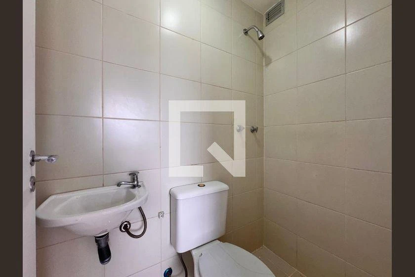 2-bedroom apartment in a building with a gym — photo 38