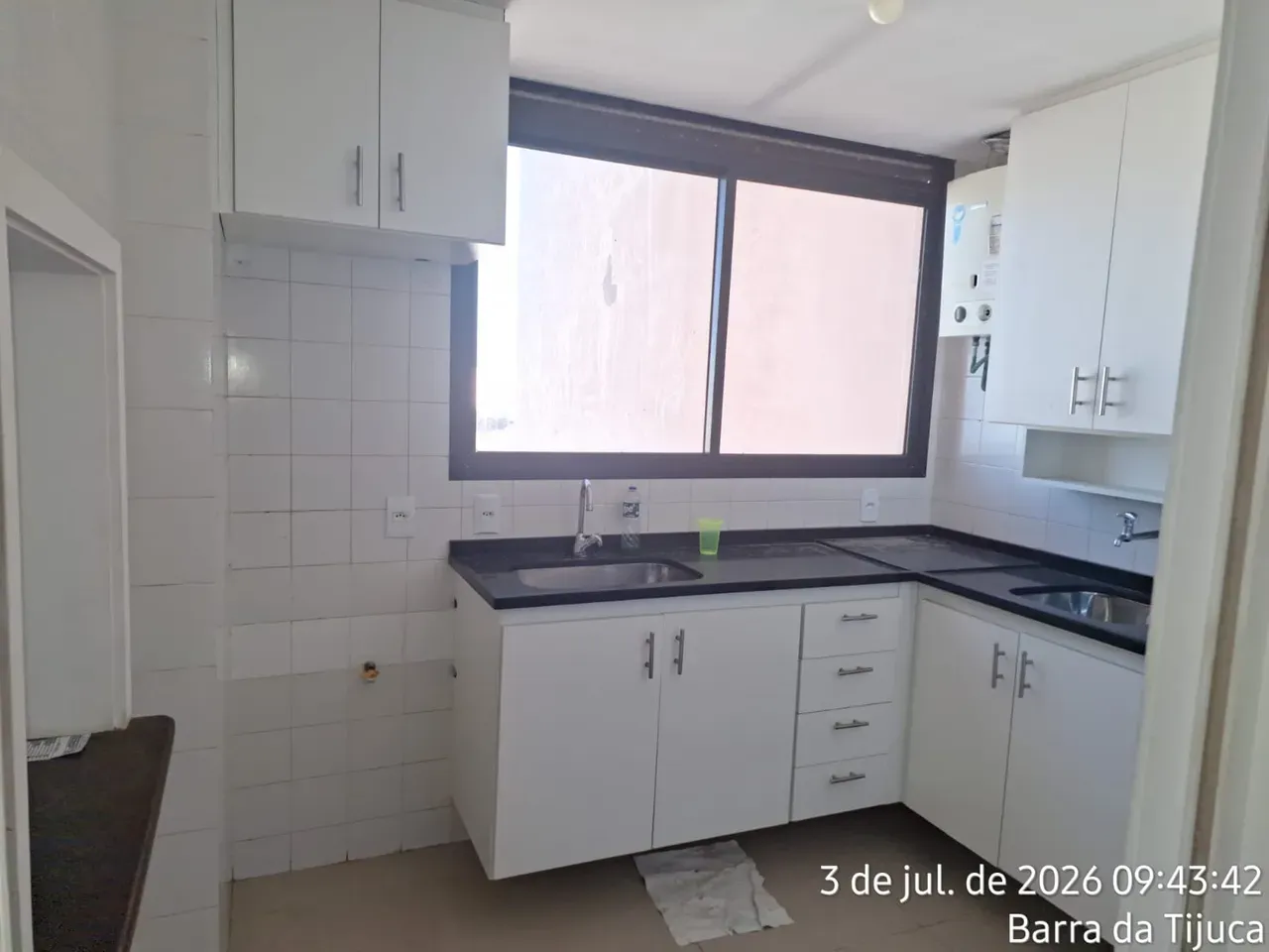 2-bedroom apartment in a building with a gym — photo 12