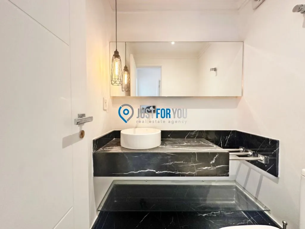3-bedroom apartment with 5 bathrooms and 370 m² — photo 42