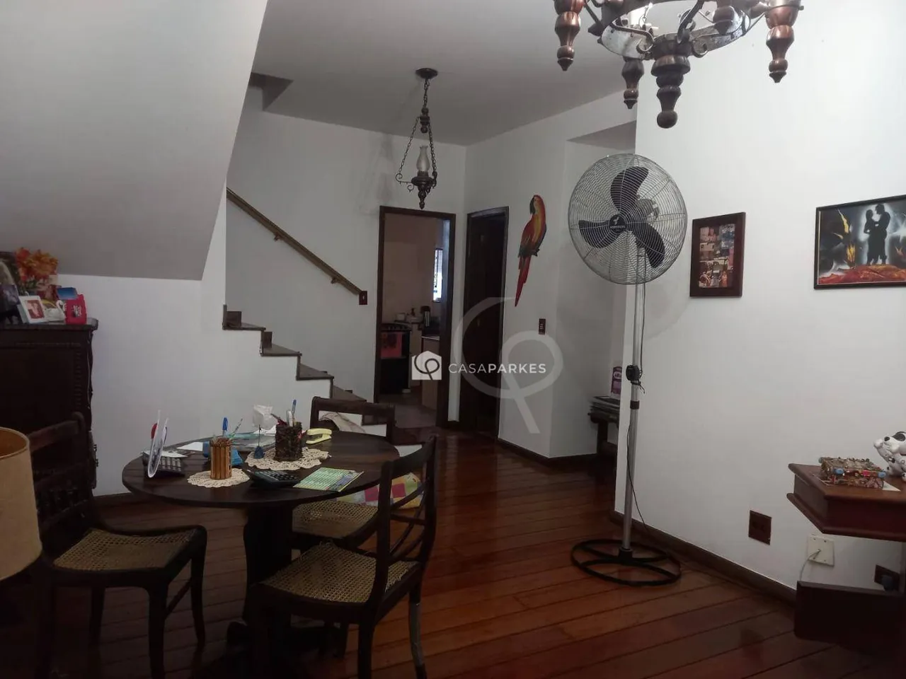 Casa mobiliada com 4 dormitórios e cozinha a gás