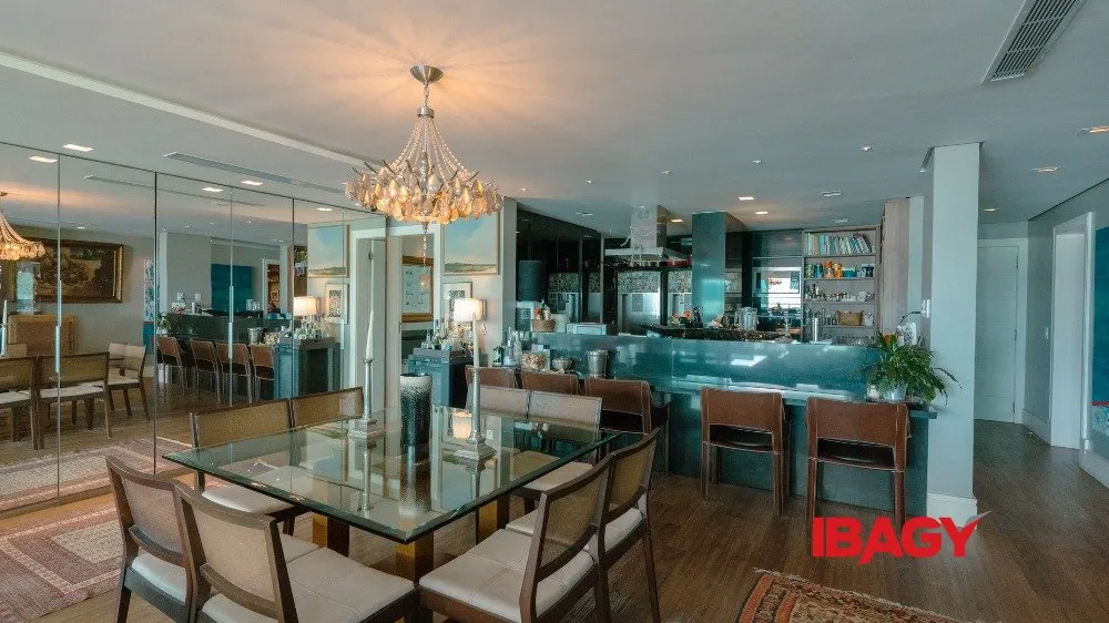Furnished 454 m² apartment with a gourmet balcony — photo 23