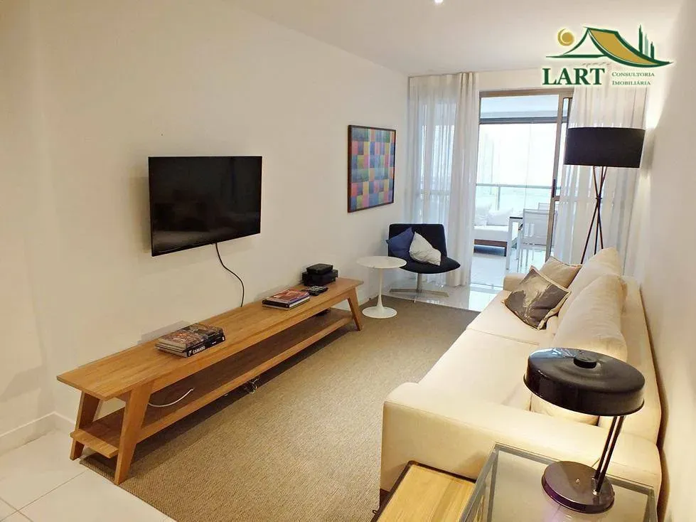 Apartamento com 2 dormitórios e varanda de vidro — photo 11