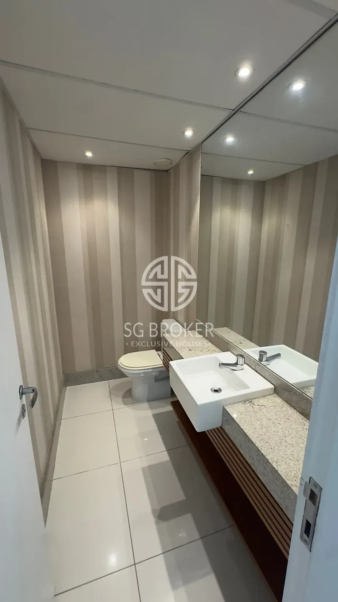 Apartamento com cozinha integrada e 4 dormitórios — photo 8