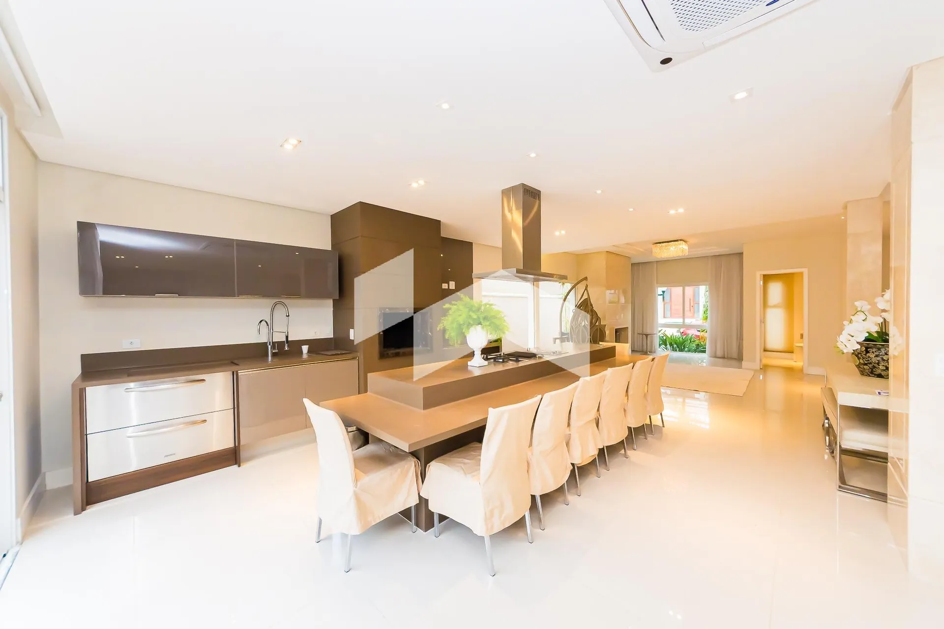 Unfurnished house with 4 en-suite bedrooms and 7 baths — photo 10
