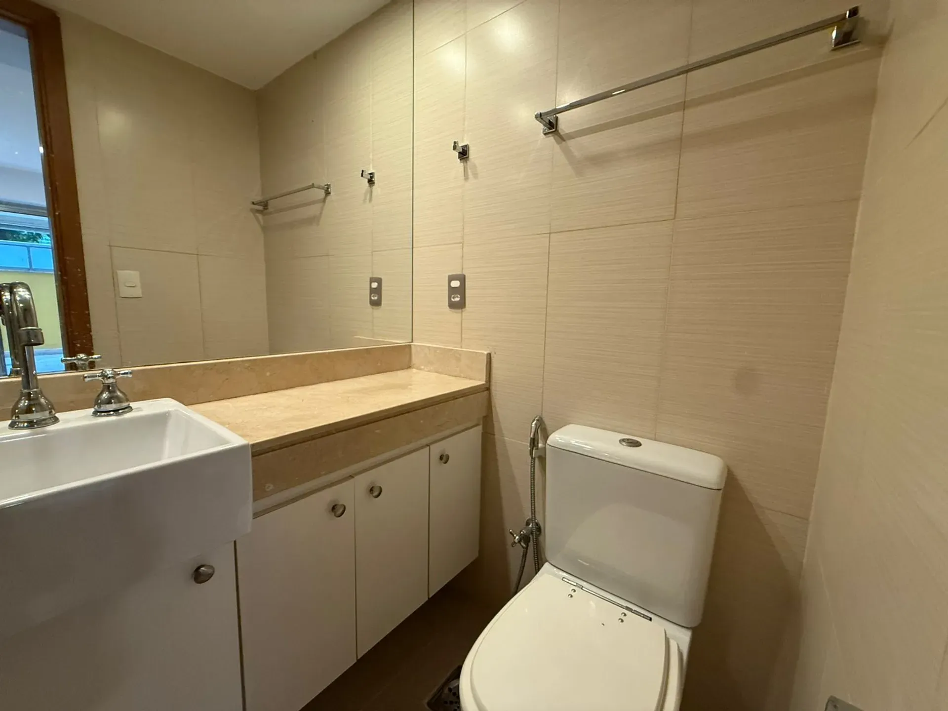 Apartamento com 4 quartos e 5 banheiros, 193 m² — photo 25