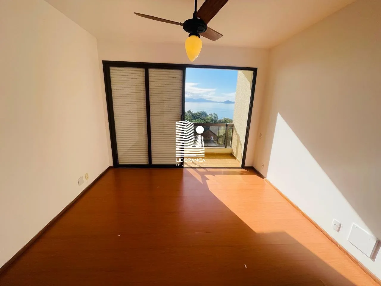 350 m² apartment with 3 en-suite bedrooms and 3 parking — photo 26