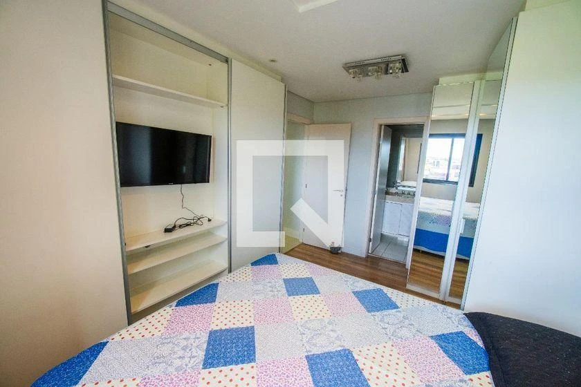 Furnished apartment, 65 m², with a glass-enclosed balcony — photo 5