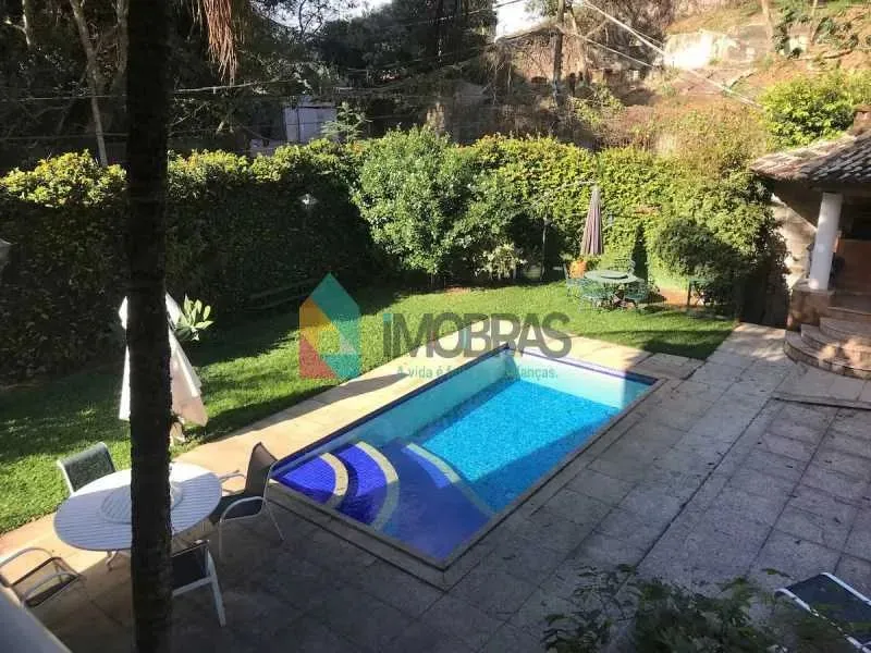 House with 5 bedrooms and 5 bathrooms, 2 parking spots — photo 13