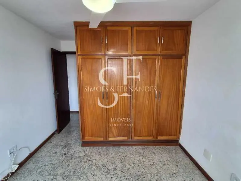 Unfurnished apartment with 3 bedrooms and 2 parking spots — photo 2